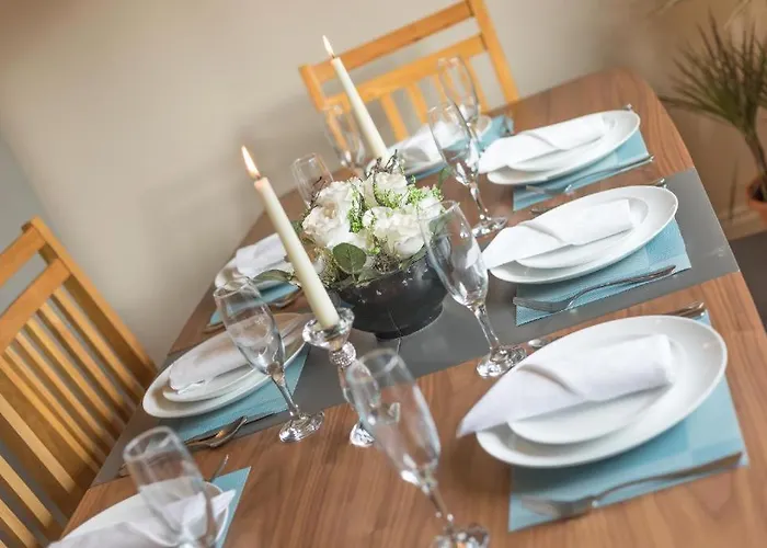 Apartment Town Square Townhouse - Location In *