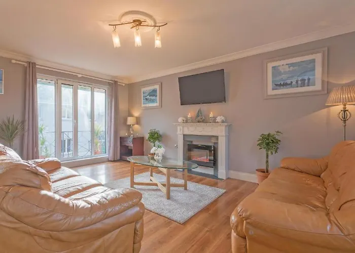 Town Square Townhouse - Location In * Galway